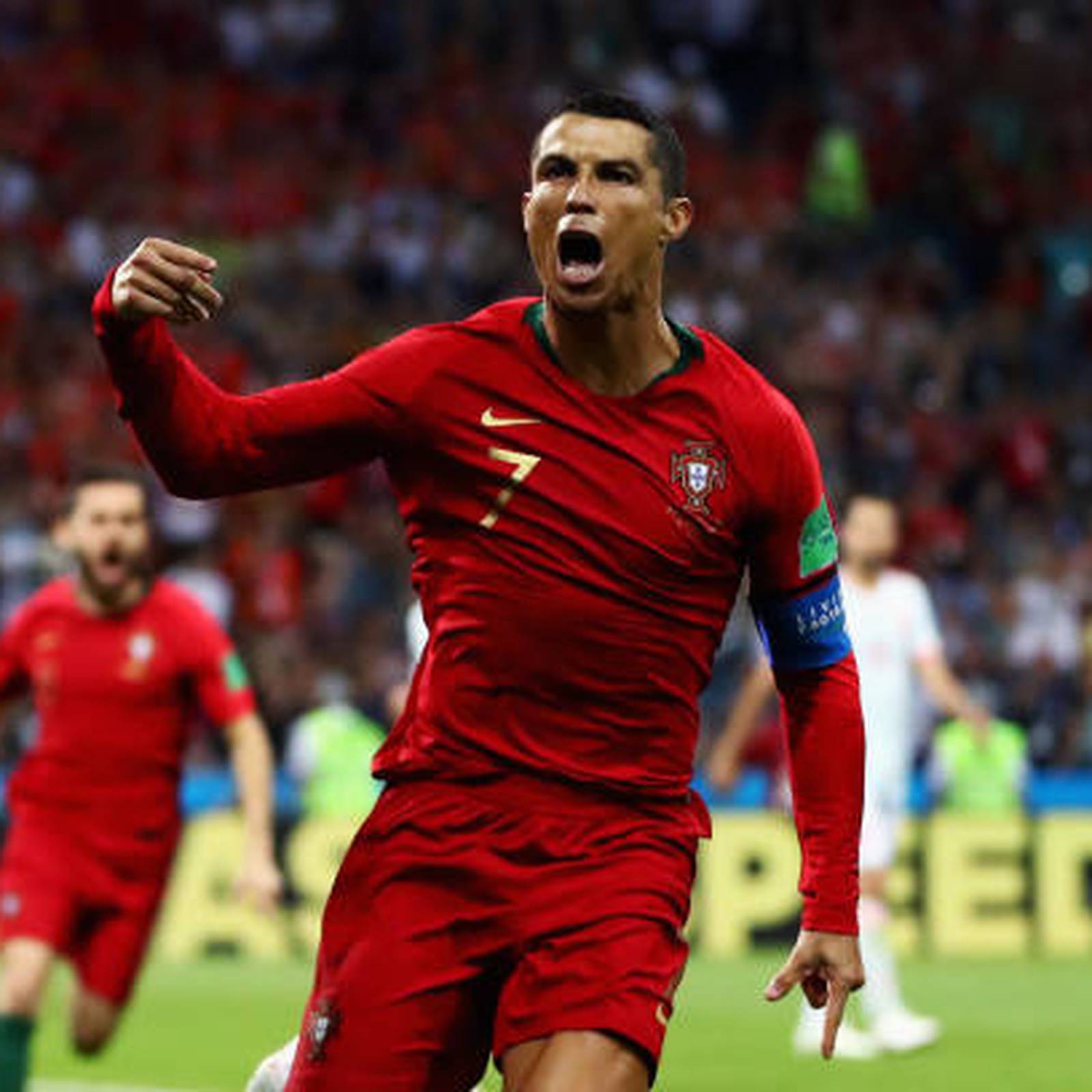 Liderado por Cristiano Ronaldo, Portugal vence Eslováquia e garante vaga na  Euro 2024 - Folha PE