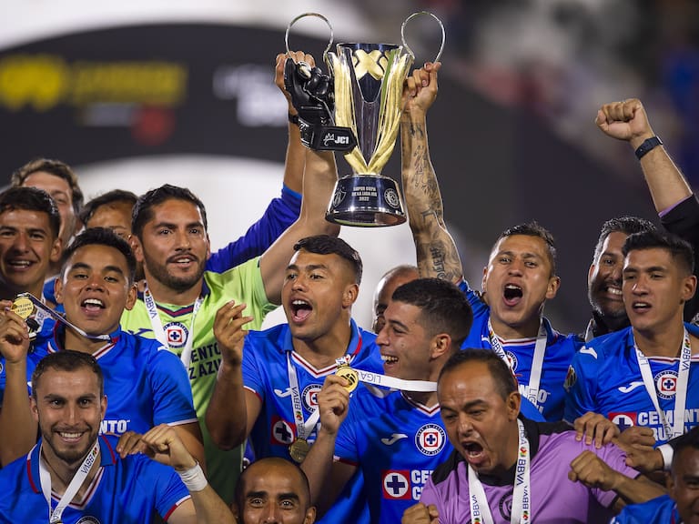 Cruz Azul se lleva la victoria en la Supercopa de la liga MX